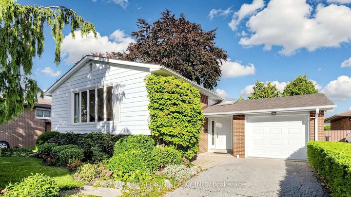 Property Photo:  54 Dolly Varden Boulevard  ON M1H 2K4 