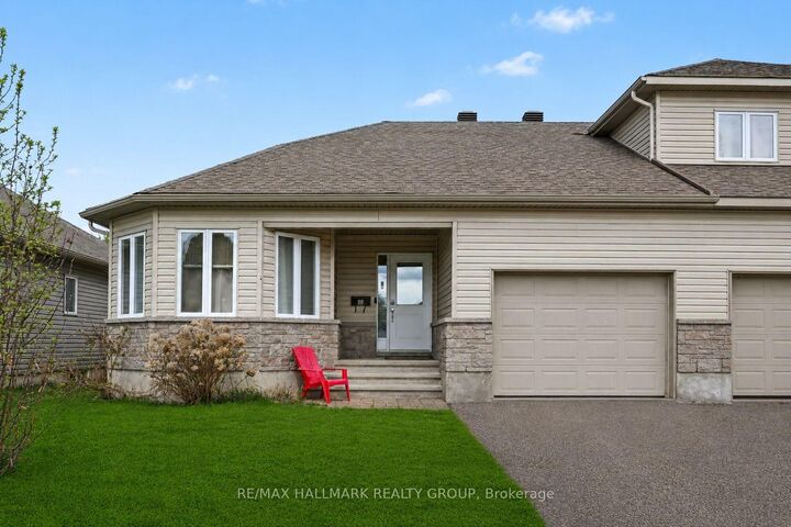 Property Photo:  86 Fourth Avenue  ON K7S 0G1 