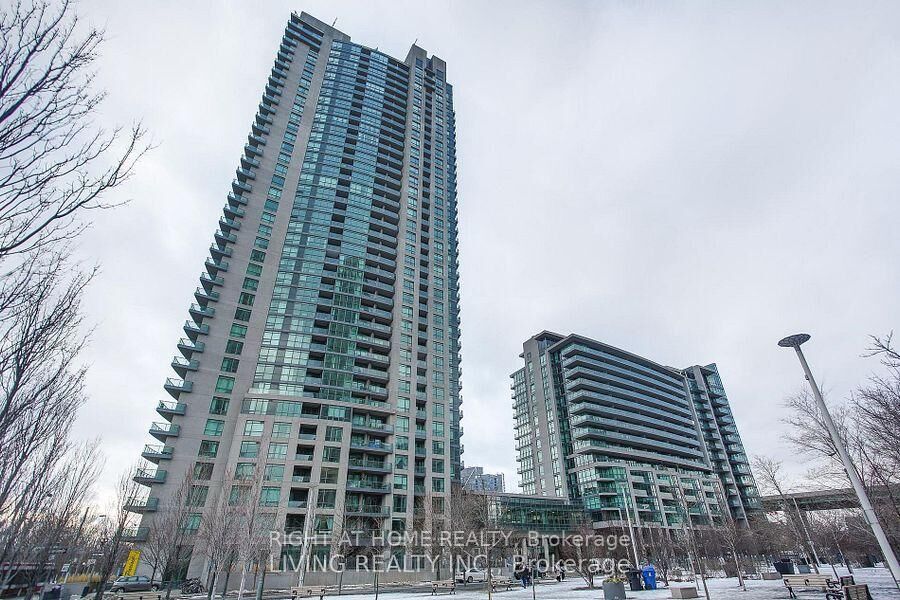 Property Photo: 215 Fort York Boulevard 613 ON M5V 4A2