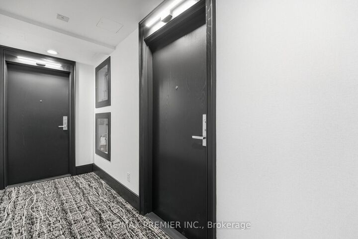 Property Photo:  438 King Street W 312  ON M5V 3T9 