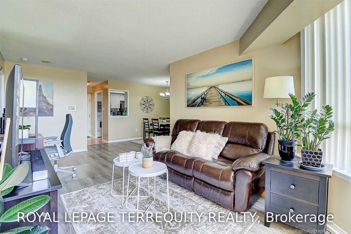 Property Photo:  5 Greystone Walk Drive 1710  ON M1K 5J5 
