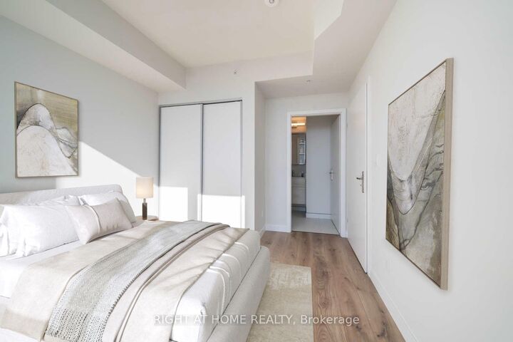 Property Photo:  60 Frederick Street 3910  ON N2H 0C7 