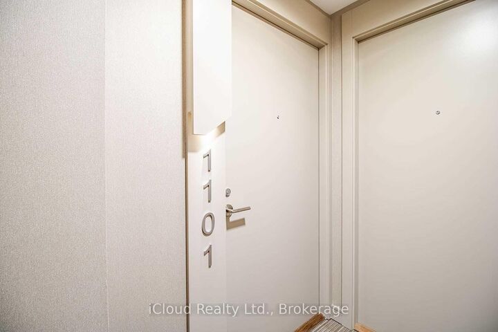 Property Photo:  6 Sonic Way N1101  ON M3C 0P1 