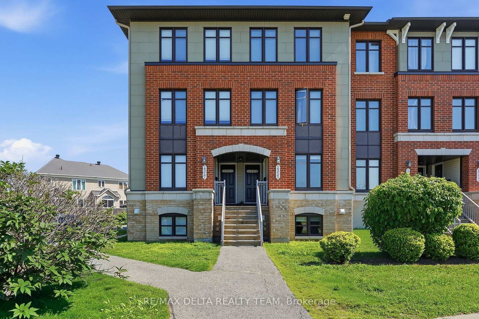 Property Photo: 2333 Esprit Drive 121 ON K4A 0T4
