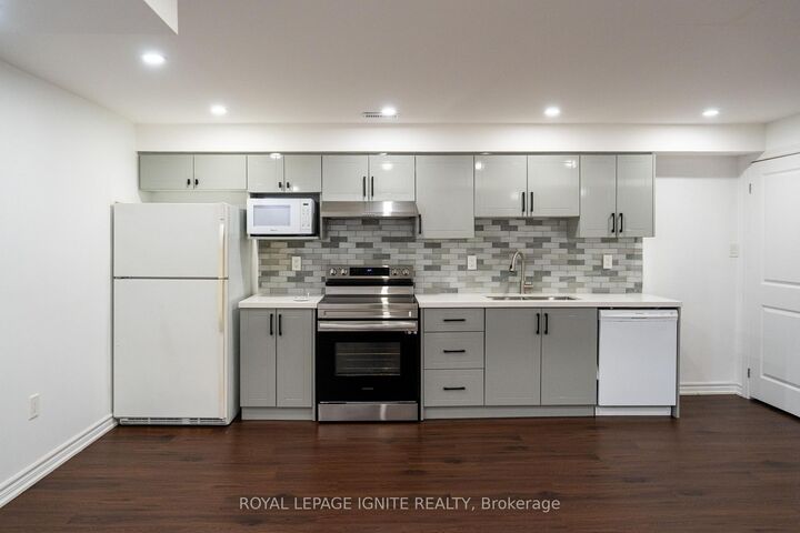 Property Photo:  43 Larkin Lane Bsmt  ON L1C 4A7 