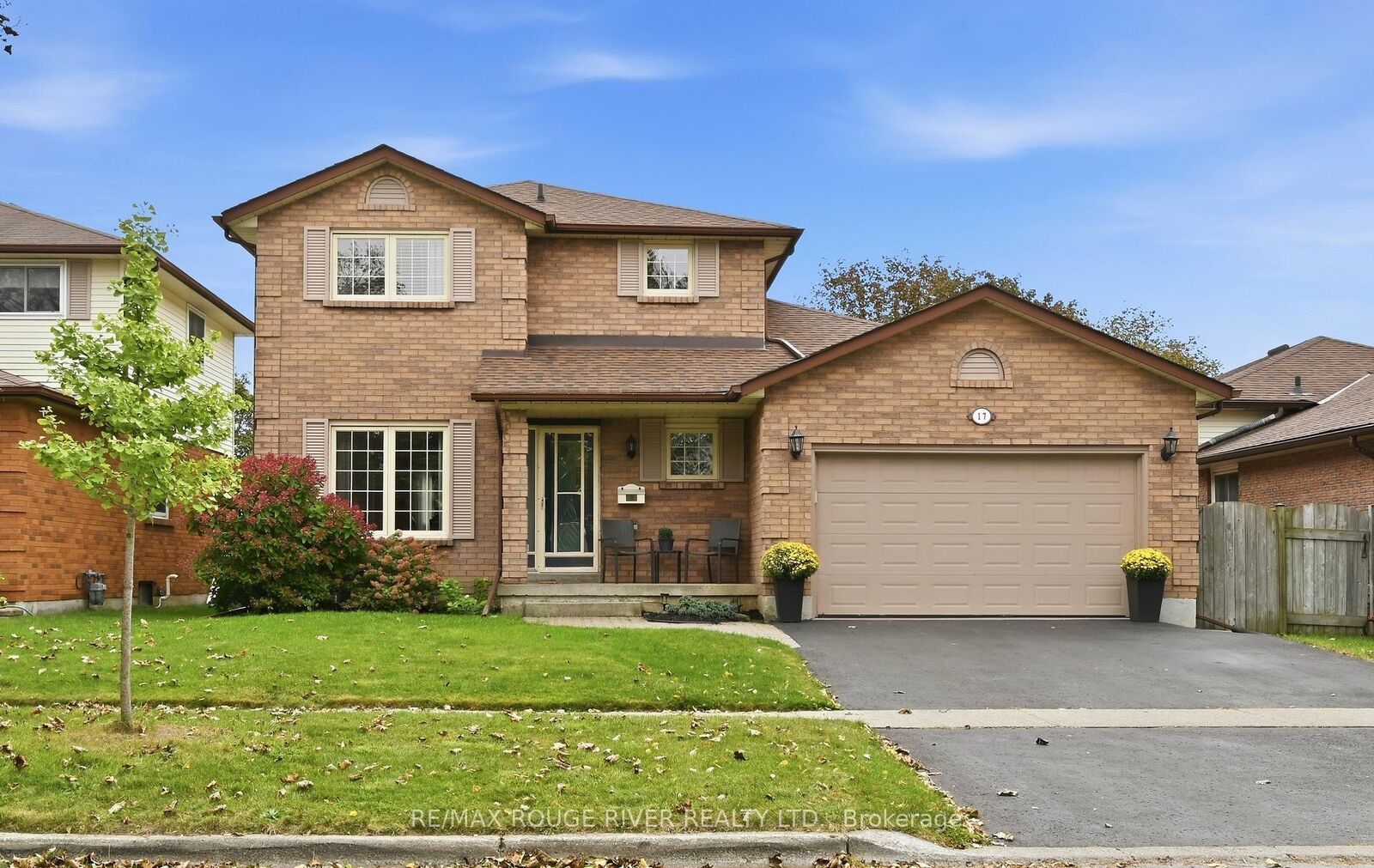 Property Photo:  17 Cloverfield Street  ON L1E 1K4 