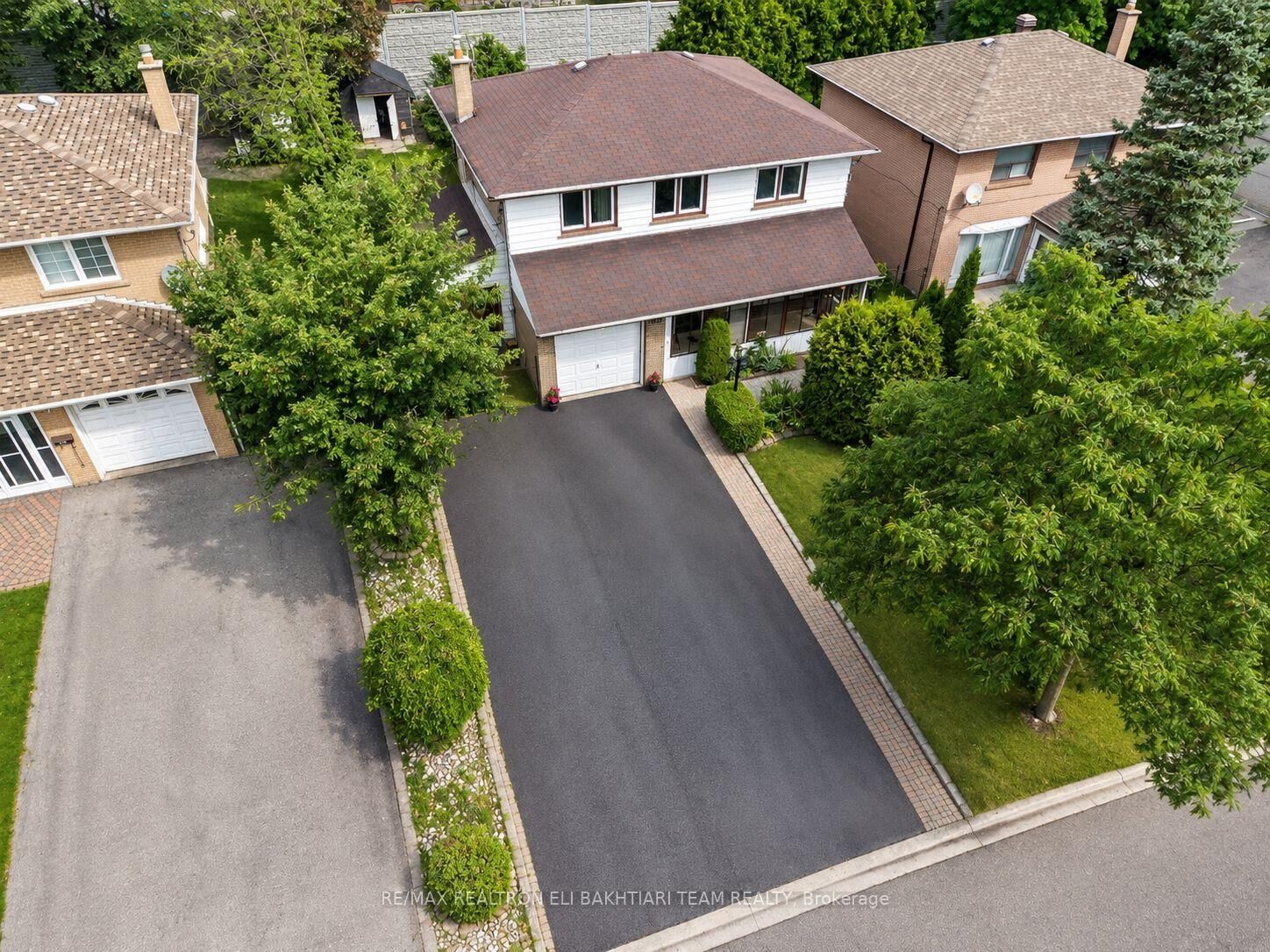 Property Photo:  180 Woodsworth Road  ON M2L 2T1 
