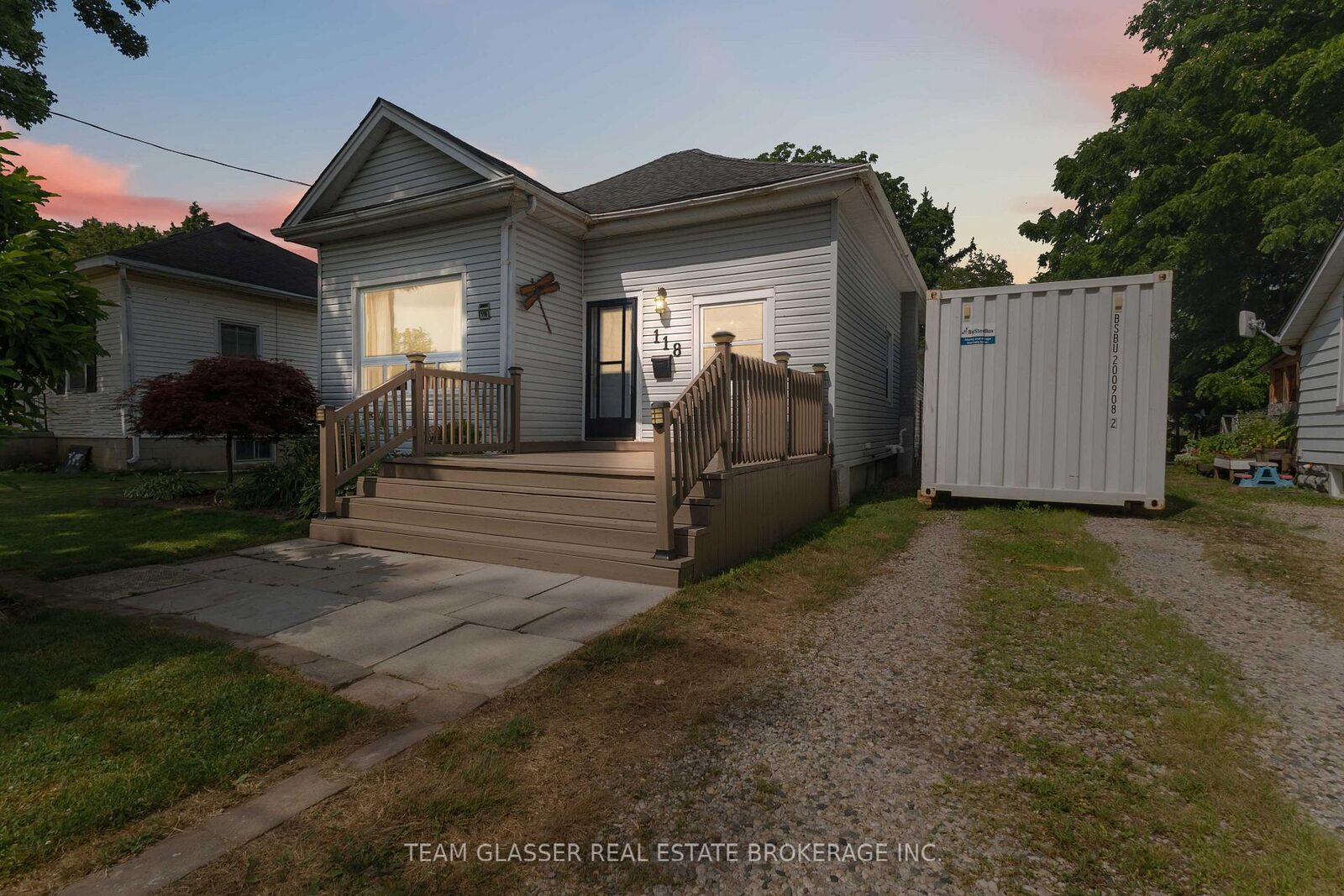 Property Photo:  118 Inkerman Street  ON N5P 3G6 