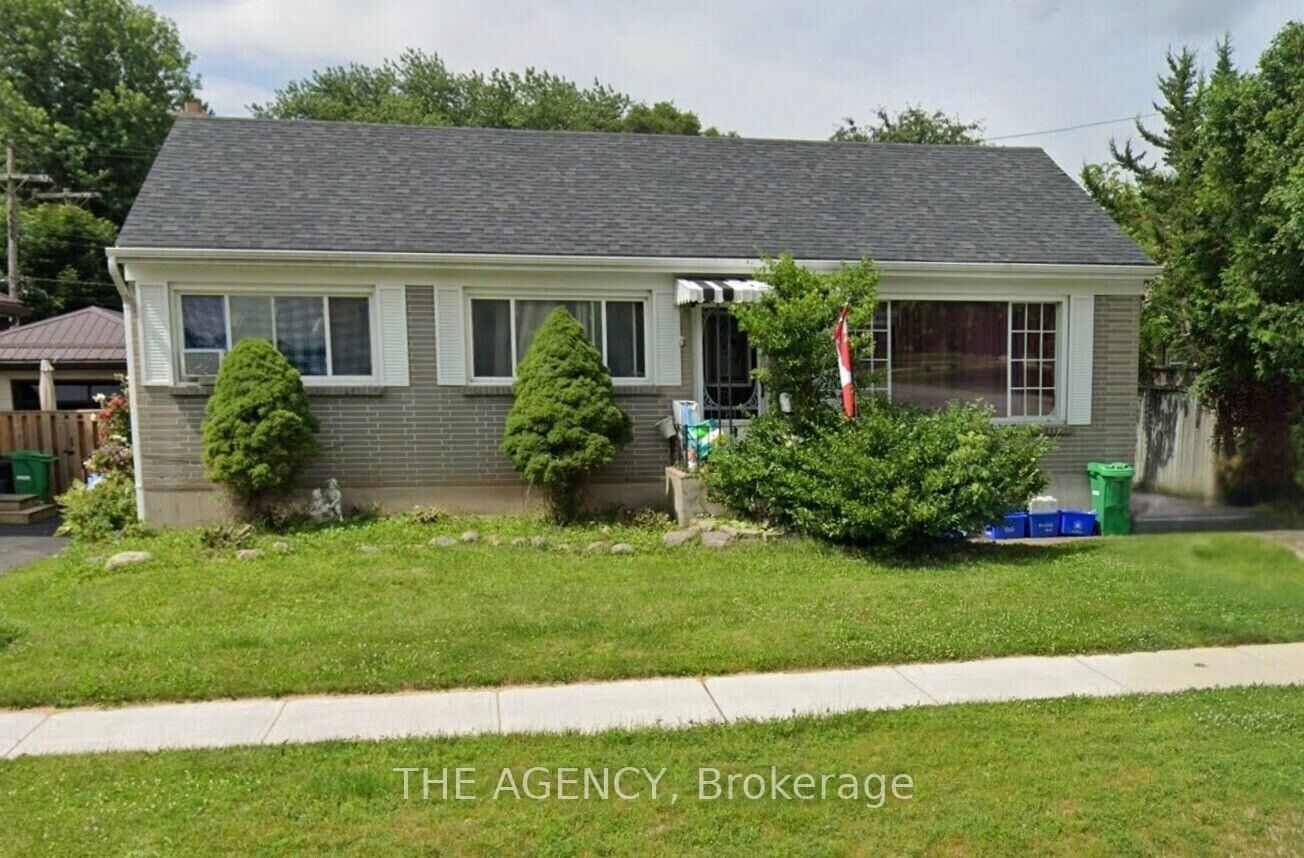 Property Photo:  887 Philip Street  ON K9H 6E4 