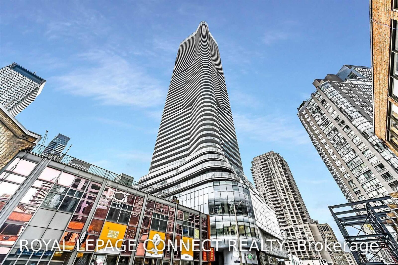 Property Photo:  11 Wellesley Street W 803  ON M4Y 1E8 