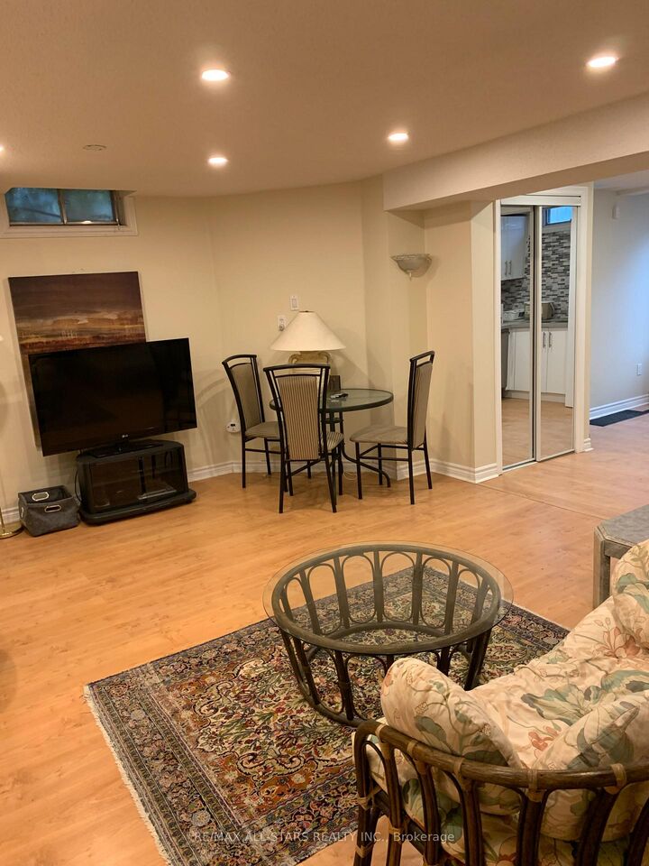 Property Photo:  72 Calderbridge Crescent Bsmt  ON L3R 9M7 