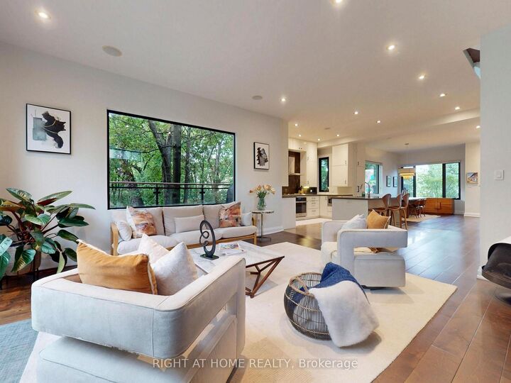 Property Photo:  386 Rosewell Avenue  ON M4R 2B4 