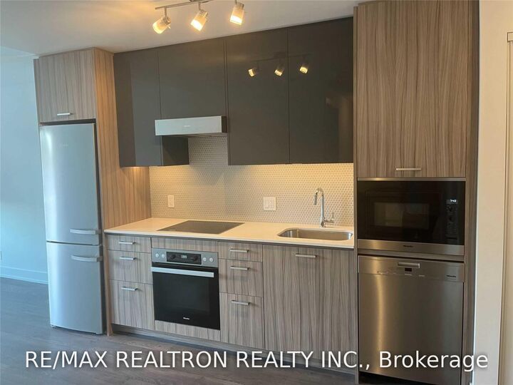 Property Photo:  11 Lillian Street 302  ON M4S 2H7 