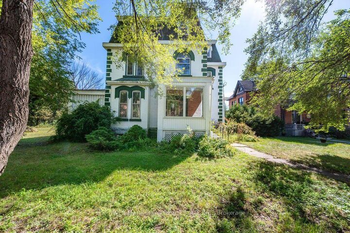 Property Photo:  247 Victoria Street  ON K8A 4K5 