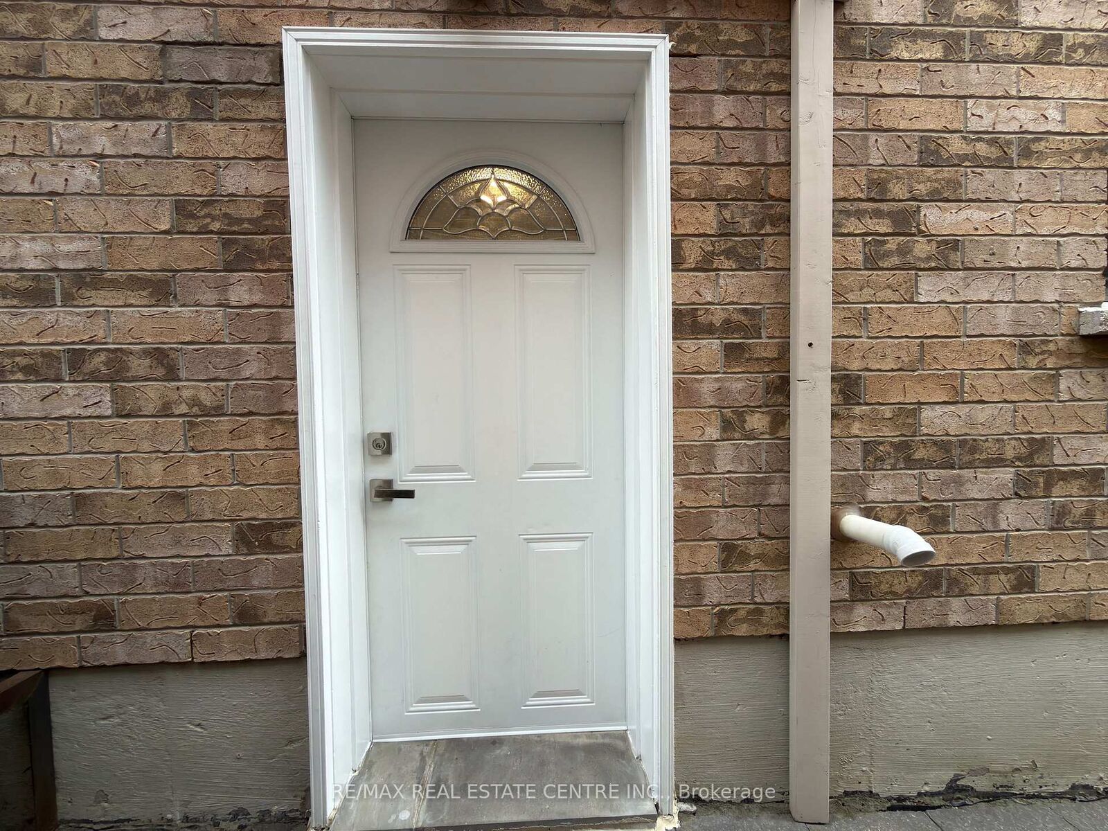 Property Photo:  53 Dybal Street Lower  ON L4H 2L2 