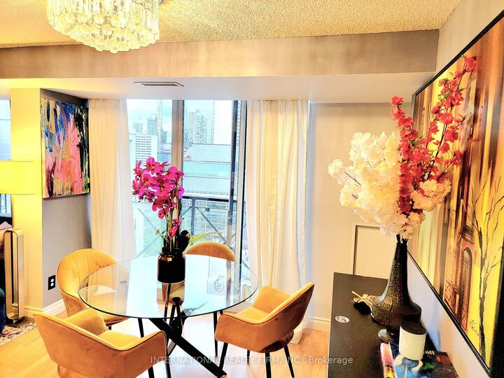 Property Photo:  140 Simcoe Street 1209  ON M5H 4E9 