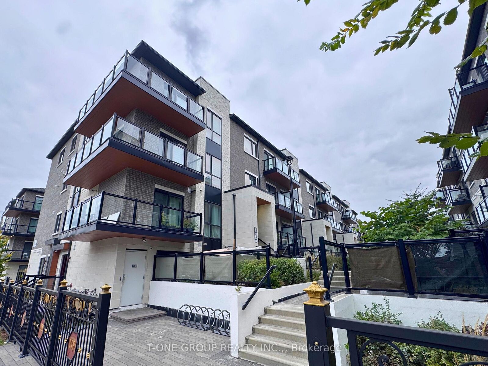 Property Photo:  50 Morecambe Gate B311  ON M1W 0A9 