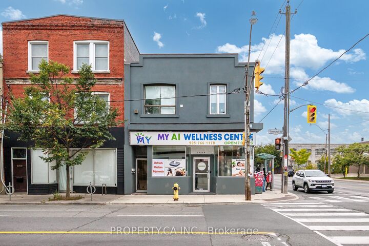 Property Photo:  1080 Dovercourt Road #Upper  ON M6H 2X8 
