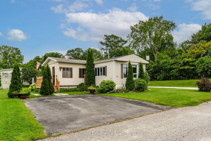 Property Photo:  45 Northland Drive  ON L4R 5B6 