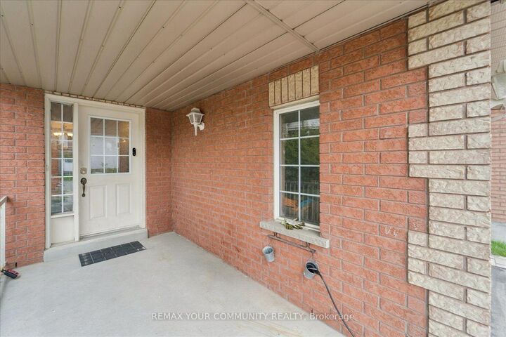 Property Photo:  44 Antique Drive  ON L4E 3X5 