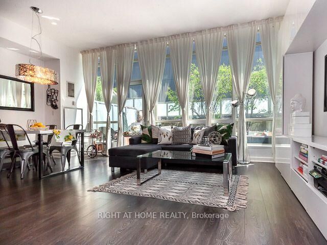 Property Photo:  350 Wellington Street W G21  ON M5V 3W9 