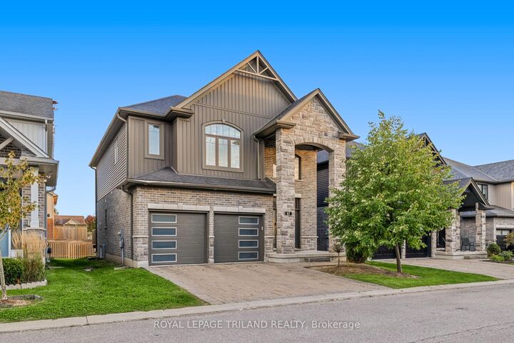 Property Photo:  1061 Eagletrace Drive 167  ON N6G 0T3 