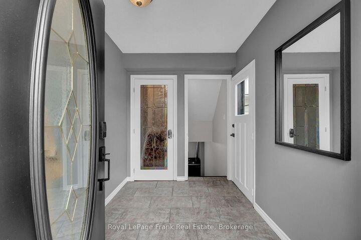 Property Photo: 117 Lawrence Crescent ON L1C 3S6