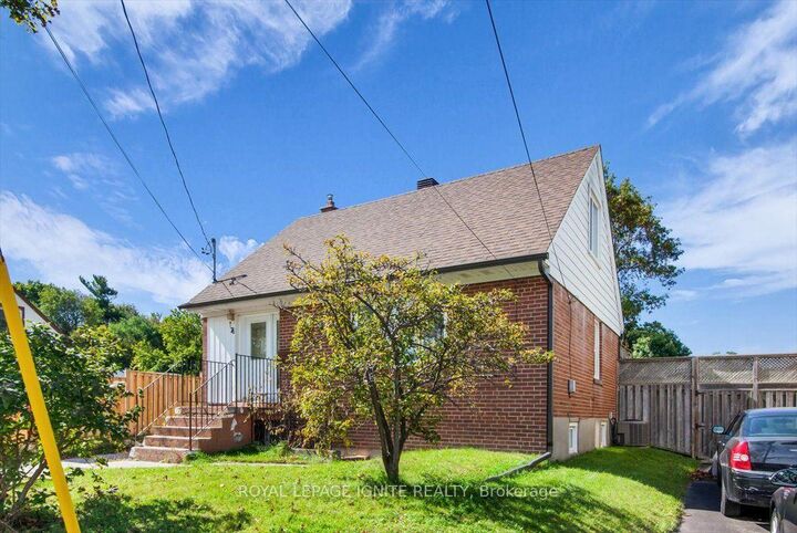 Property Photo:  76 Celeste Drive  ON M1E 2V1 