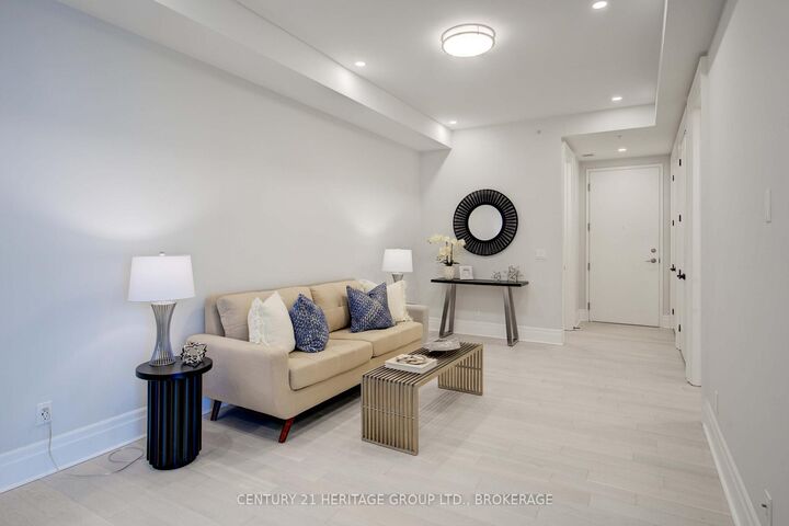 Property Photo:  129 South Street 607  ON K7G 1A1 
