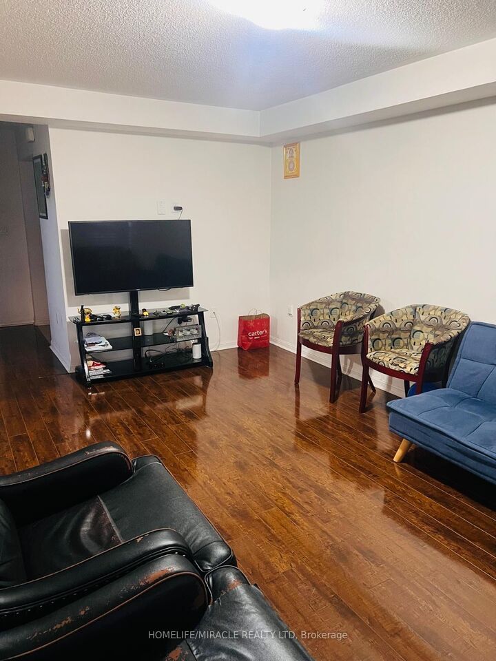 Property Photo:  17 Agricola Road Upper Main  ON L7A 0V1 