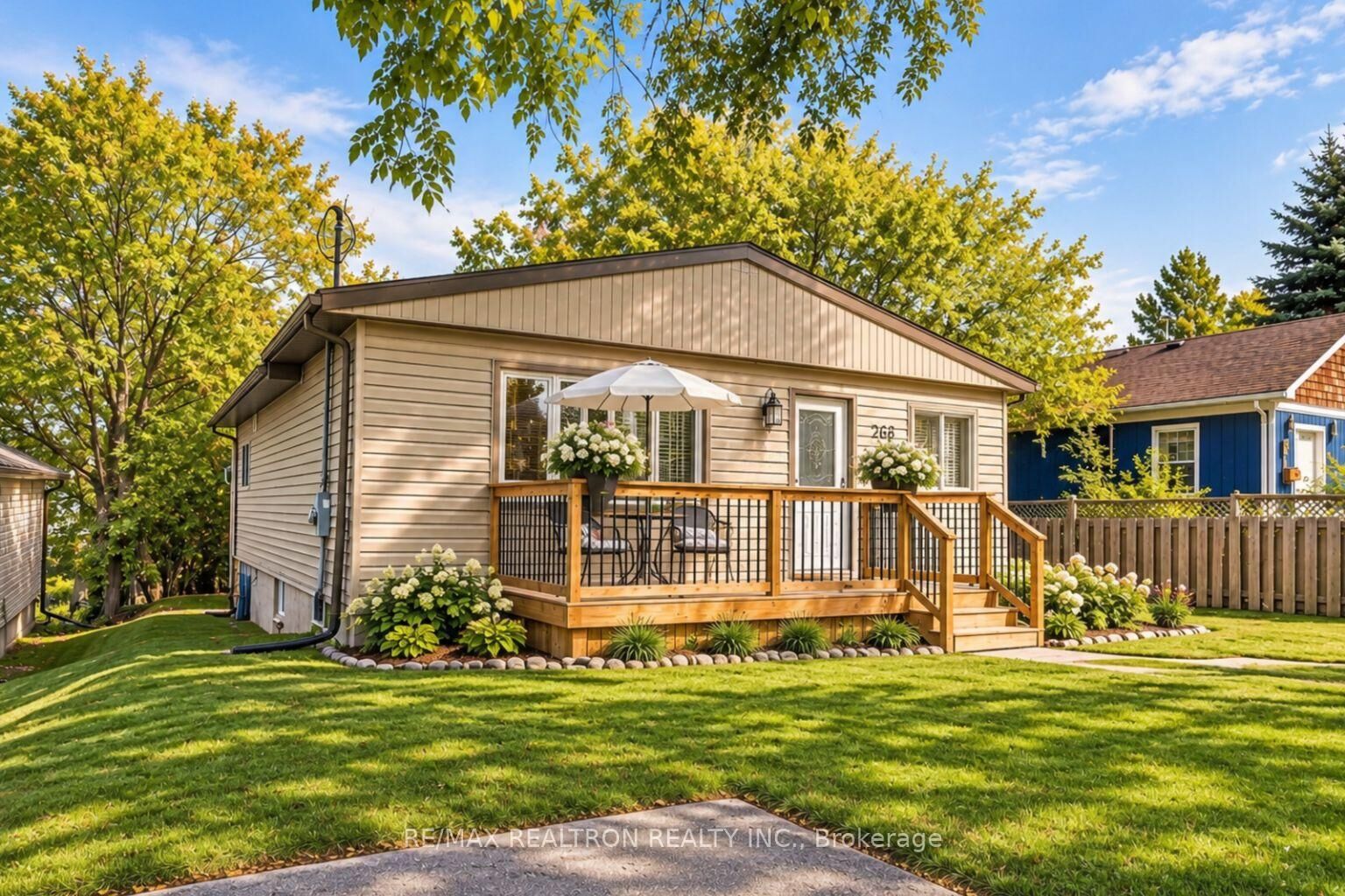 Property Photo:  268 Kenwood Avenue  ON L4P 2X5 