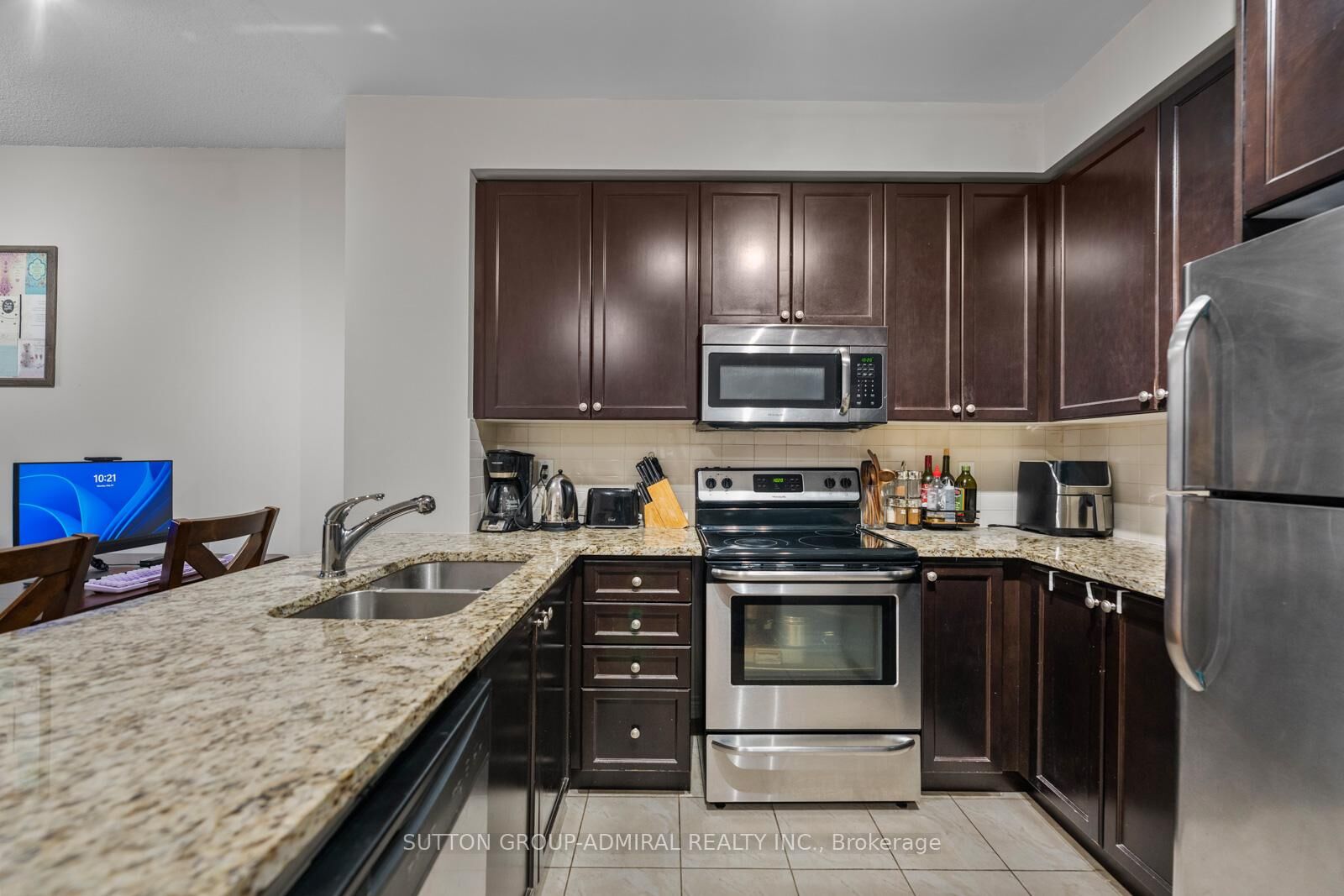 Property Photo:  9255 Jane Street 215  ON L6A 0K1 