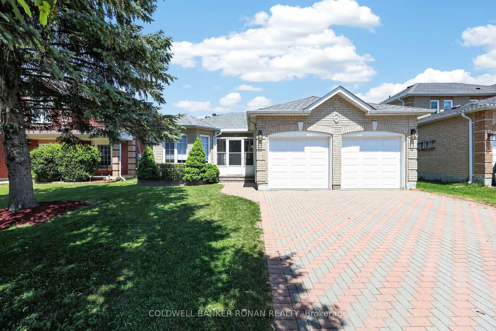 Property Photo:  61 Darling Crescent  ON L9R 1P5 