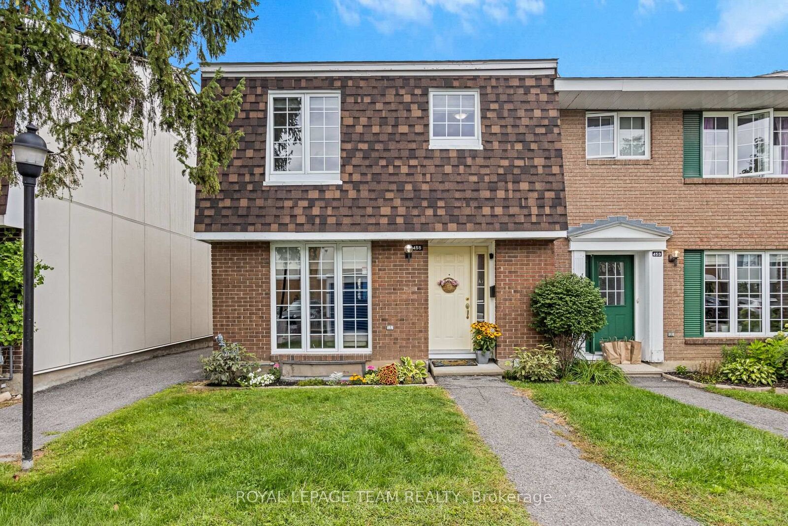 Property Photo:  455 Kintyre Private  ON K2C 3M9 