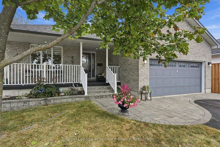 Property Photo:  2979 Jennifer Drive  ON K9L 1Z9 