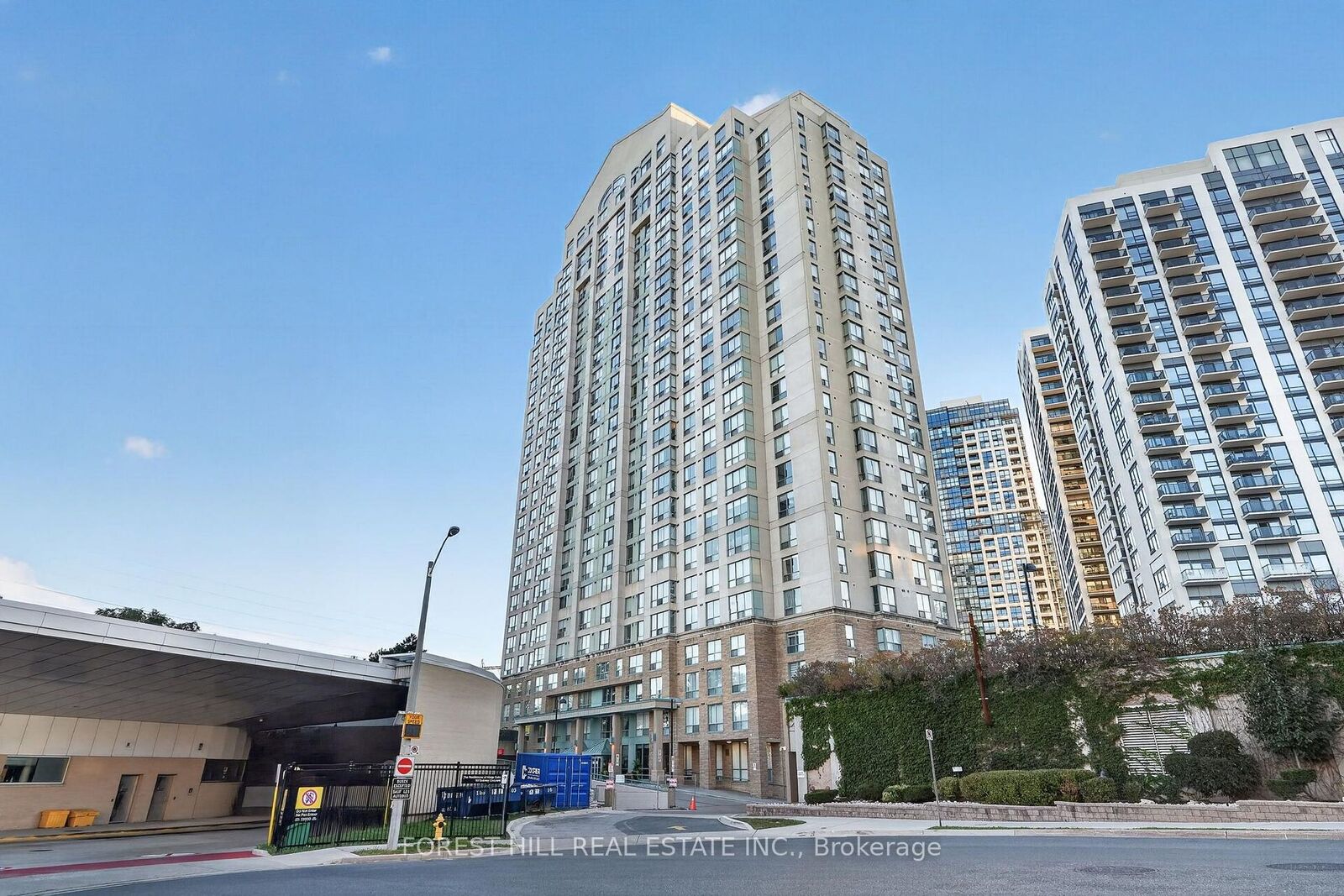 Property Photo:  101 Subway Crescent 1407  ON M9B 6K4 