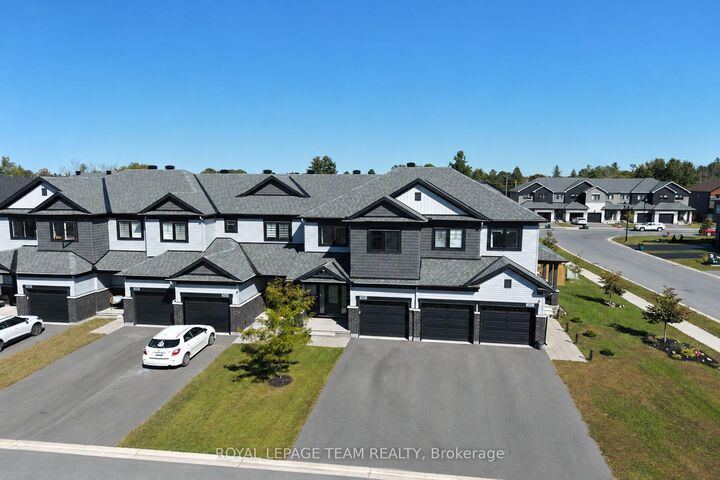 Property Photo:  102 Patchell Place  ON K0G 1J0 