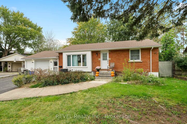 Property Photo:  8327 Parkway Drive Upper Unit  ON L2G 6W8 