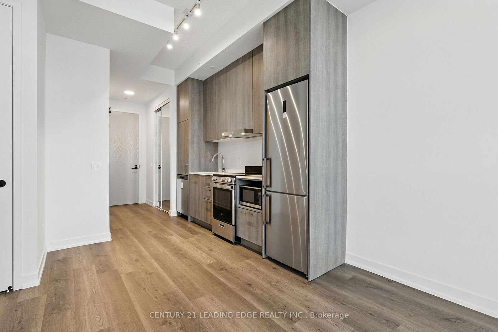 Property Photo:  195 Commerce Street 3217  ON L4K 0P9 