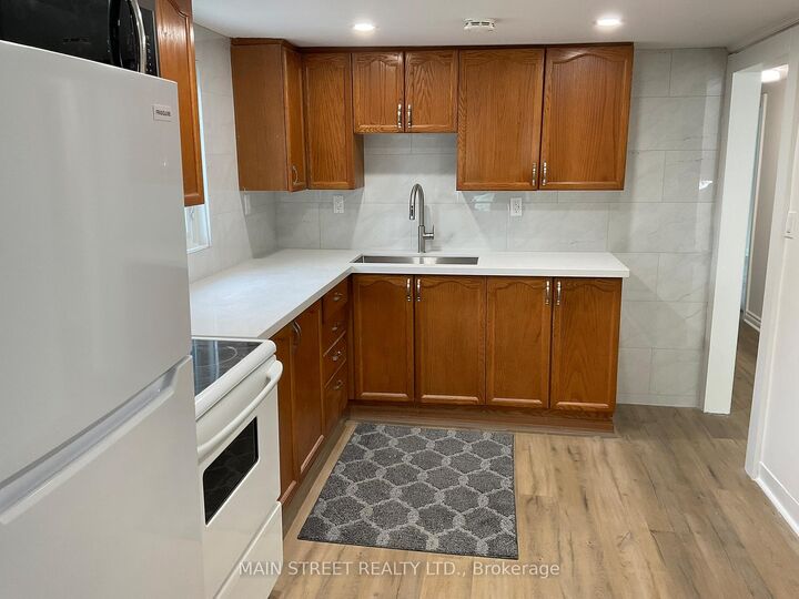 Property Photo:  161 Charlotte Street Upper  ON L3Y 3S7 