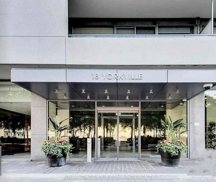Property Photo:  18 Yorkville Avenue 2206  ON M4W 3Y8 