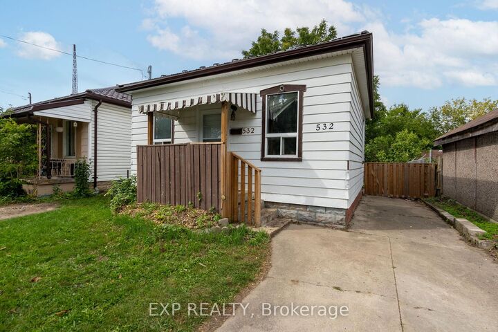 Property Photo:  532 Nelson Street  ON N6B 1A9 