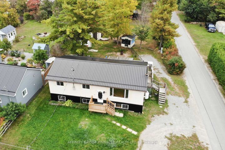 Property Photo:  24 Oakwood Drive  ON K0M 1N0 