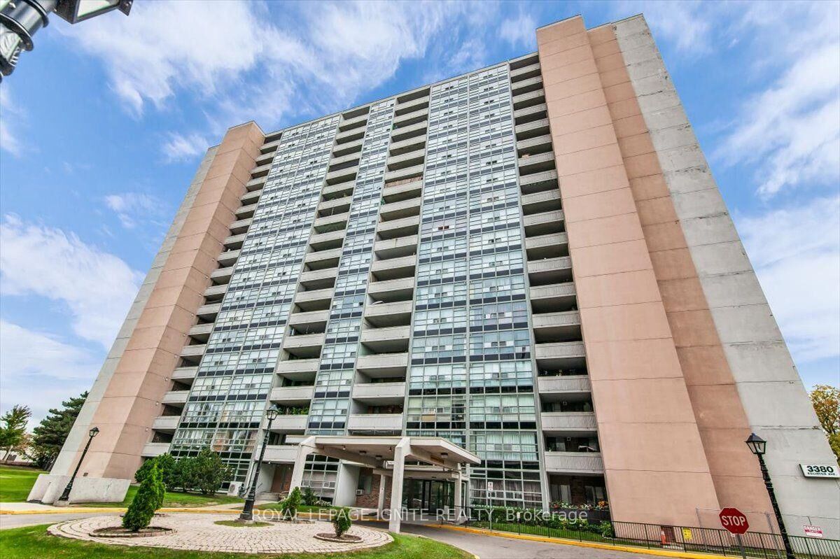 Property Photo:  3380 Eglinton Avenue E 1712  ON M1J 3L6 