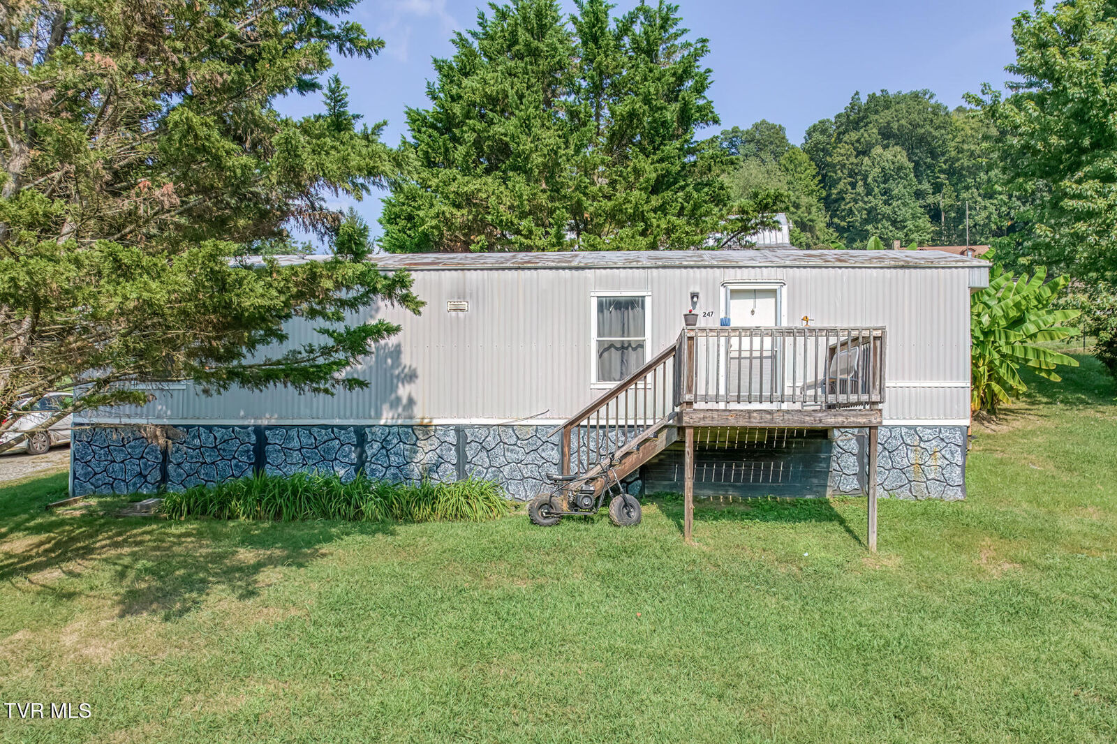 Property Photo: 247 Leonard Lane TN 37617