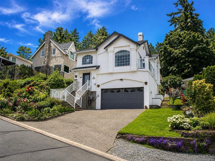Property Photo:  709 Luscombe Pl #2  BC V9A 7L6 