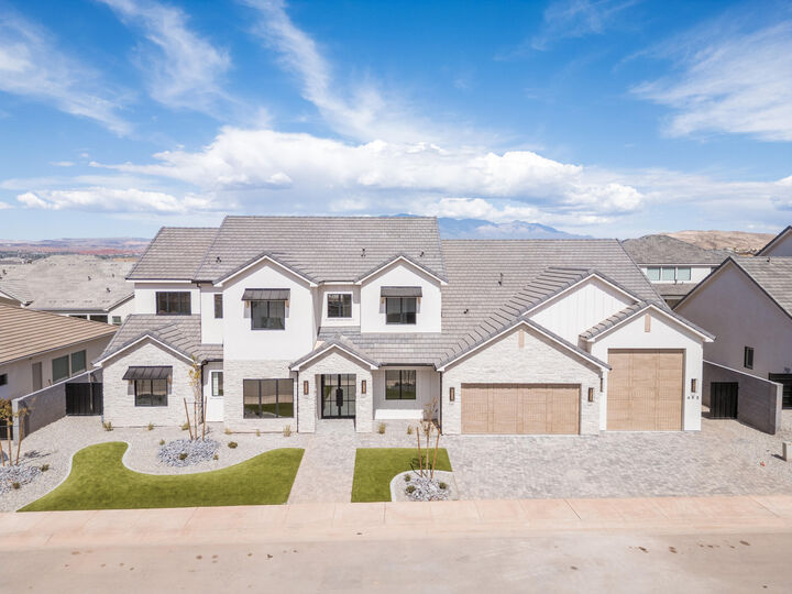 Property Photo:  483 E Sidbury Rd  UT 84780 