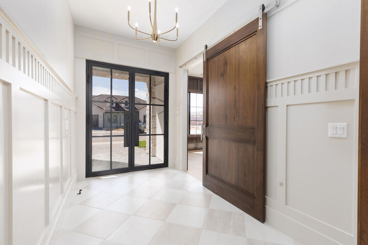 Property Photo: 483 E Sidbury Rd UT 84780