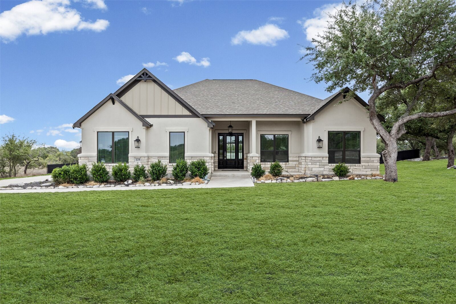Property Photo:  225 Spicewood Trails Drive  TX 78669 