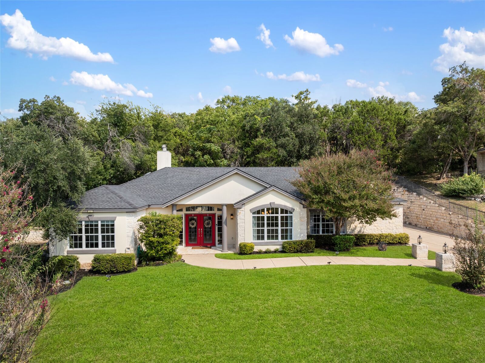 Property Photo:  914 Challenger  TX 78734 